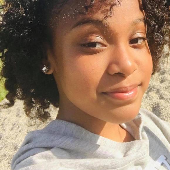 Meet your Posher, Lewis - Picture 1 of 1